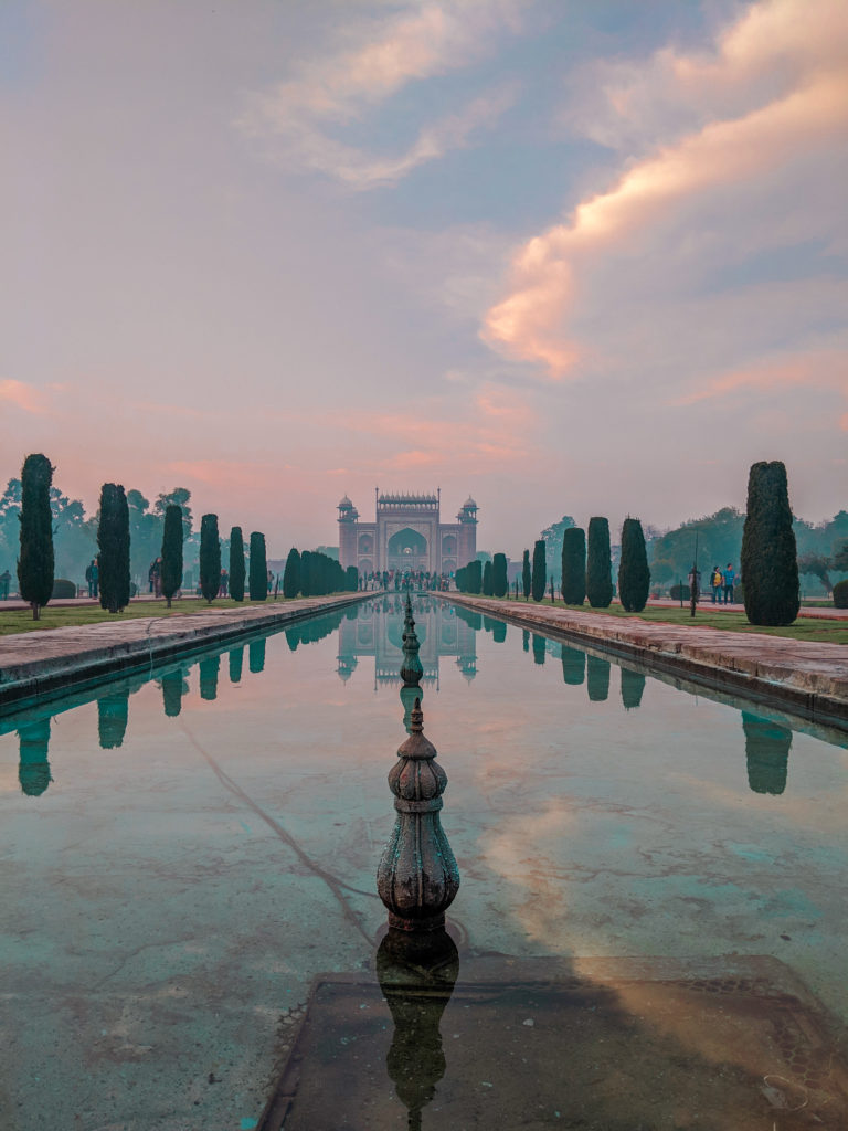 Agra
Taj mahal
Yamuna River